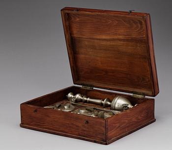 MÄTINSTRUMENT i schatull. Tidigt 1900-tal.