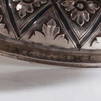 JALALLINEN KULHO, hopeaa, Lontoo noin 1850. Paino 679 g.