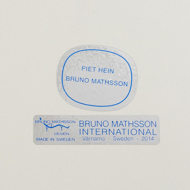 Bruno Mathsson & Piet Hein, a 'Trisuperellipse' coffee table, Bruno Mathsson International, Värnamo, 2014.