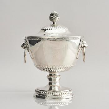A Swedish 18th century silver tureen and cover, mark of Erik Holmberg, Lund 1796.