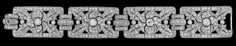 A brilliant- and old cut diamond Art Deco bracelet, tot. app. 22.50 cts.