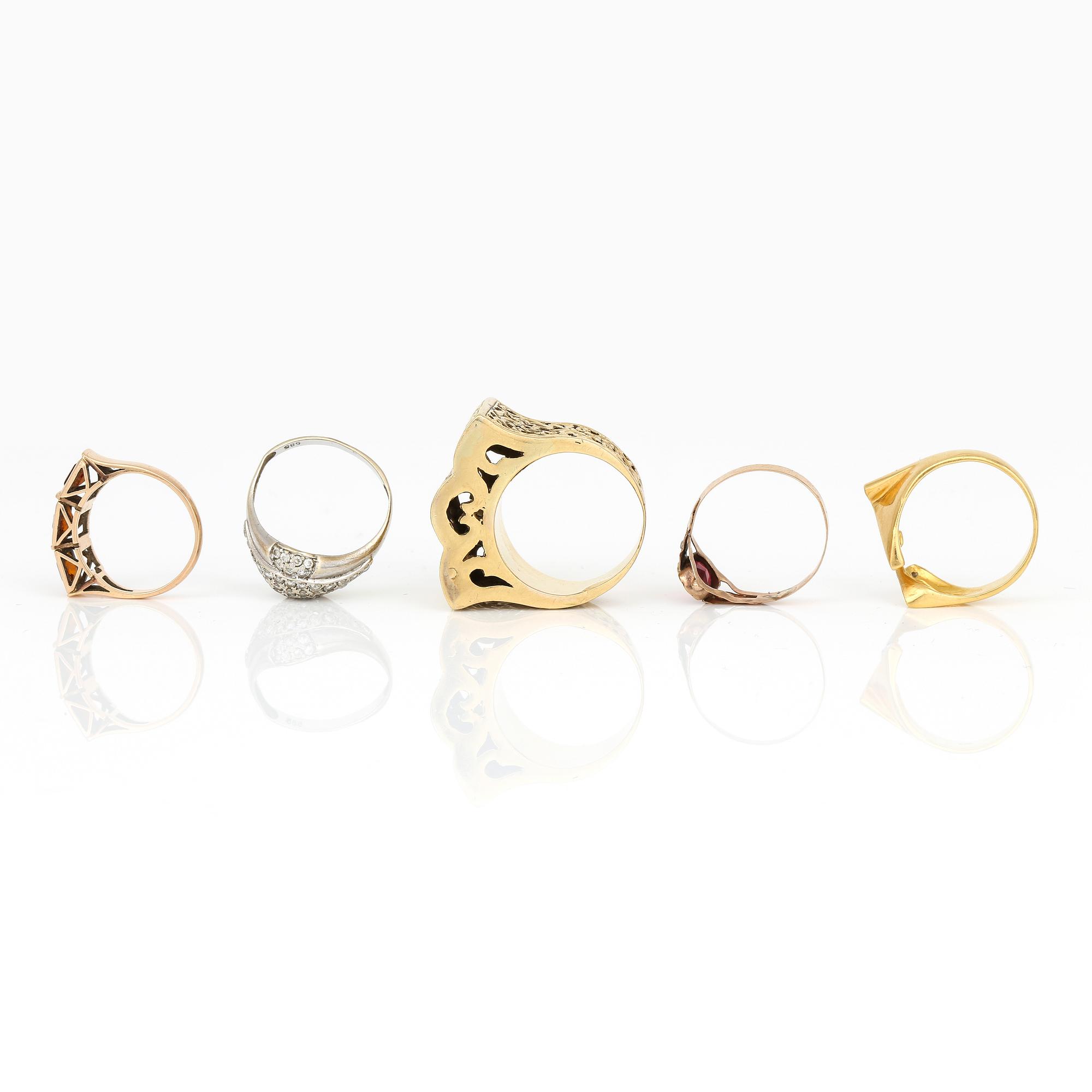 PARTI RINGAR, 5 st, olika guldhalter med bla diamanter. Total vikt ca 24,81 g.
