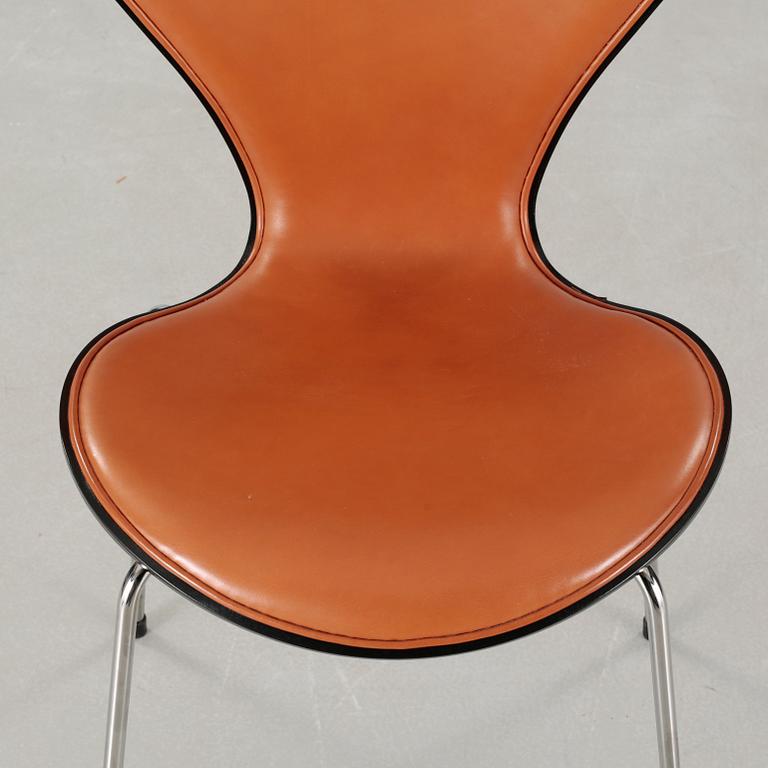 ARNE JACOBSEN, stol, "Sjuan", Fritz Hansen, Danmark.