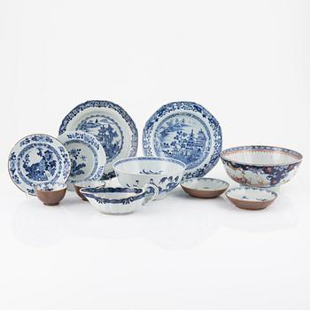 Nine porcelain pieces, China, Qing dynasty, 18th-19th century.