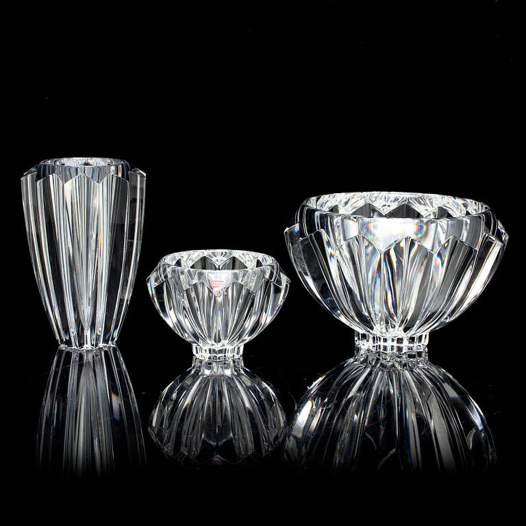 ERIKA LAGERBIELKE, a glass 'Zodiak' vase and two bowls from Orrefors.