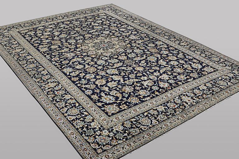 A carpet, Kashan, ca 413 x 312 cm.