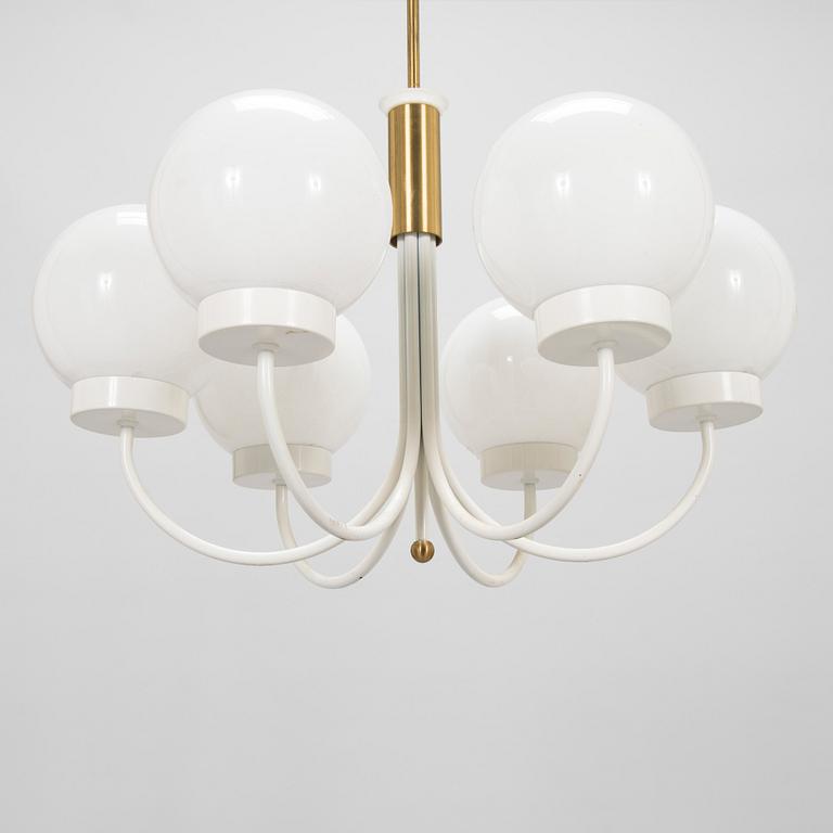 A mid 20th century chandelier for Stockmann, Orno. Finland.