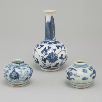 Two porcelain jars and a vase, China, partly Ming dynasty (1364-1644).