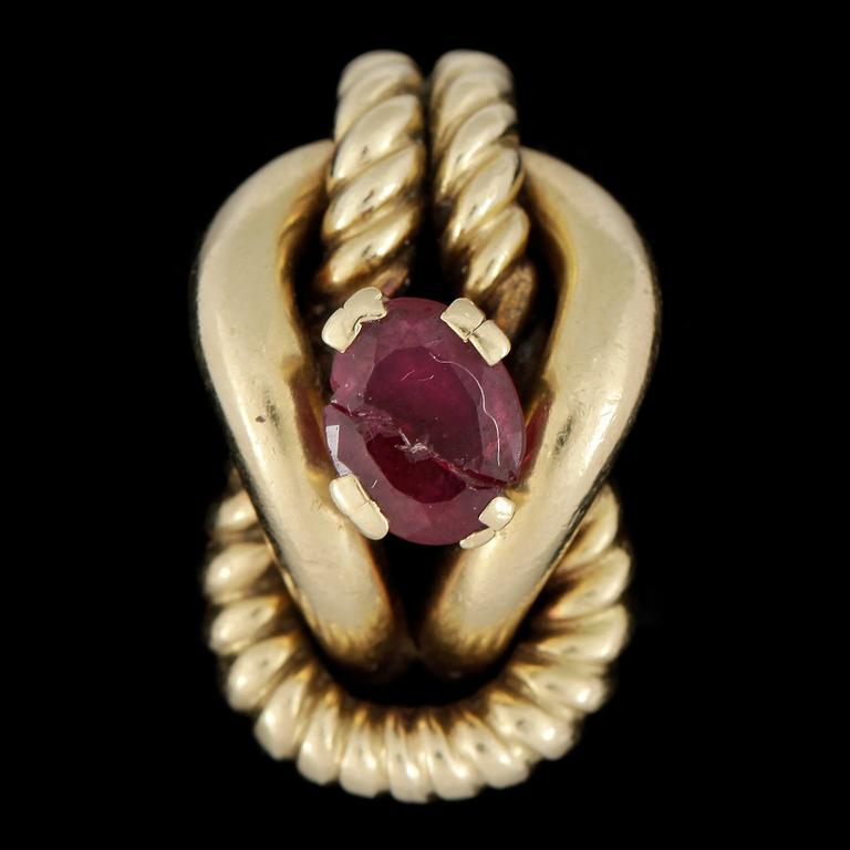 RING, 18k guld. Vikt 25g.