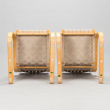 Alvar Aalto, fåtöljer, ett par, modell 406 för Artek, 1980-tal.