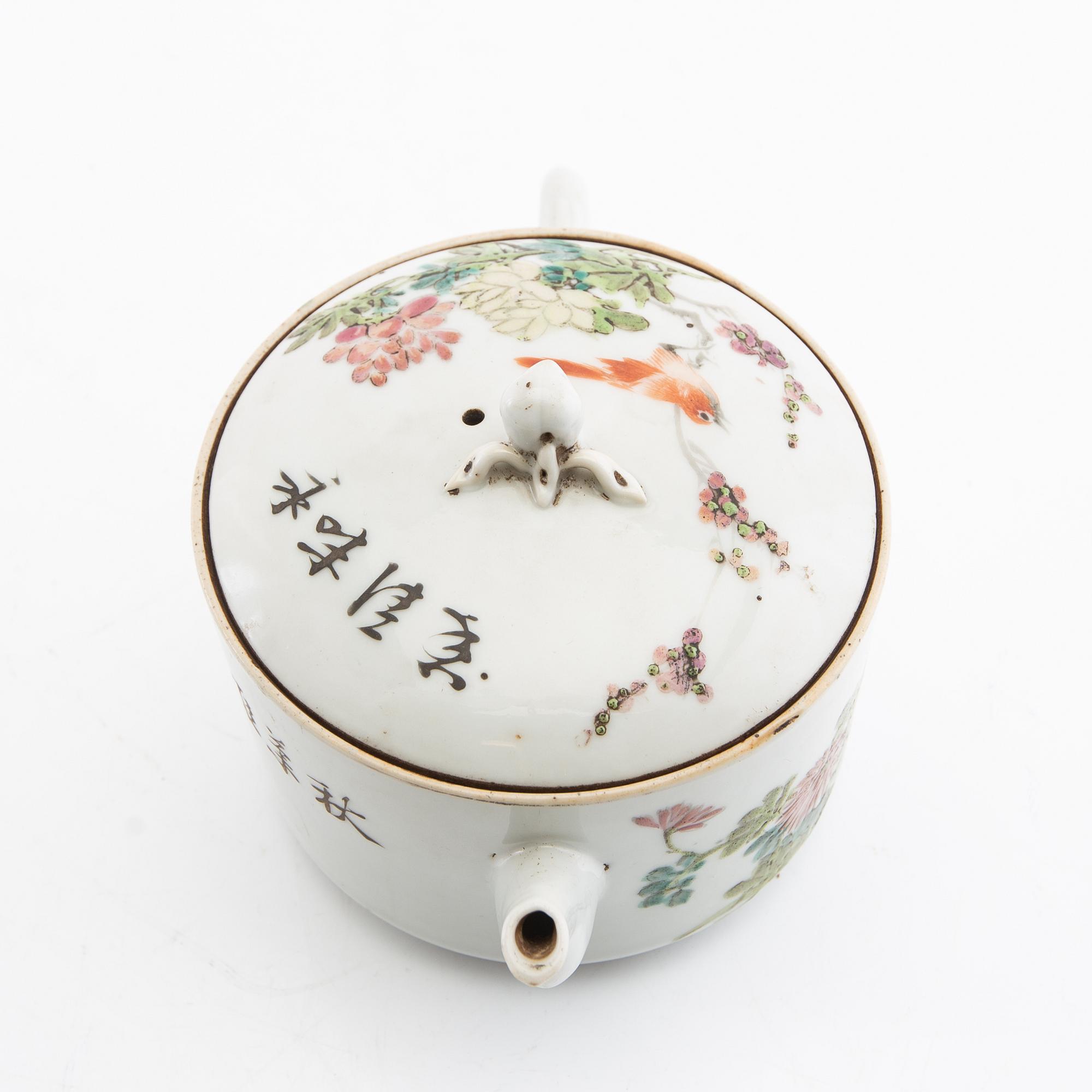 A set of three differently decorated tea pots with covers, Qing dynasty, 18century and 20th century.