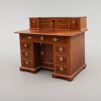 SKRIVBORD, senbarock, 1700-tal.