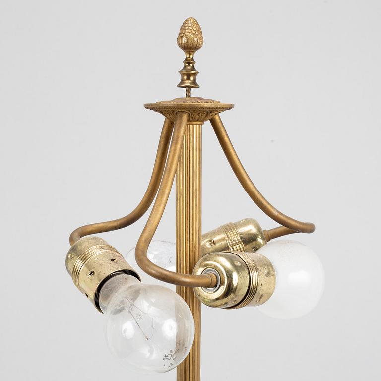 A porcelain table lamp, probably Germany, early 20th Century.