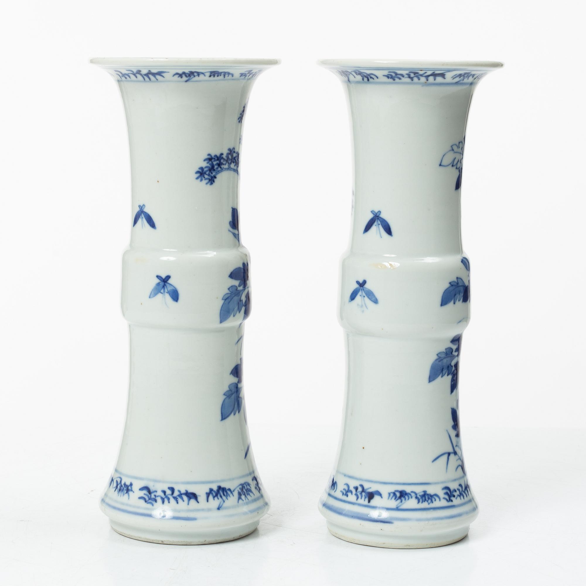 Vaser, ett par, porslin, Kina, tidigt 1900-tal.