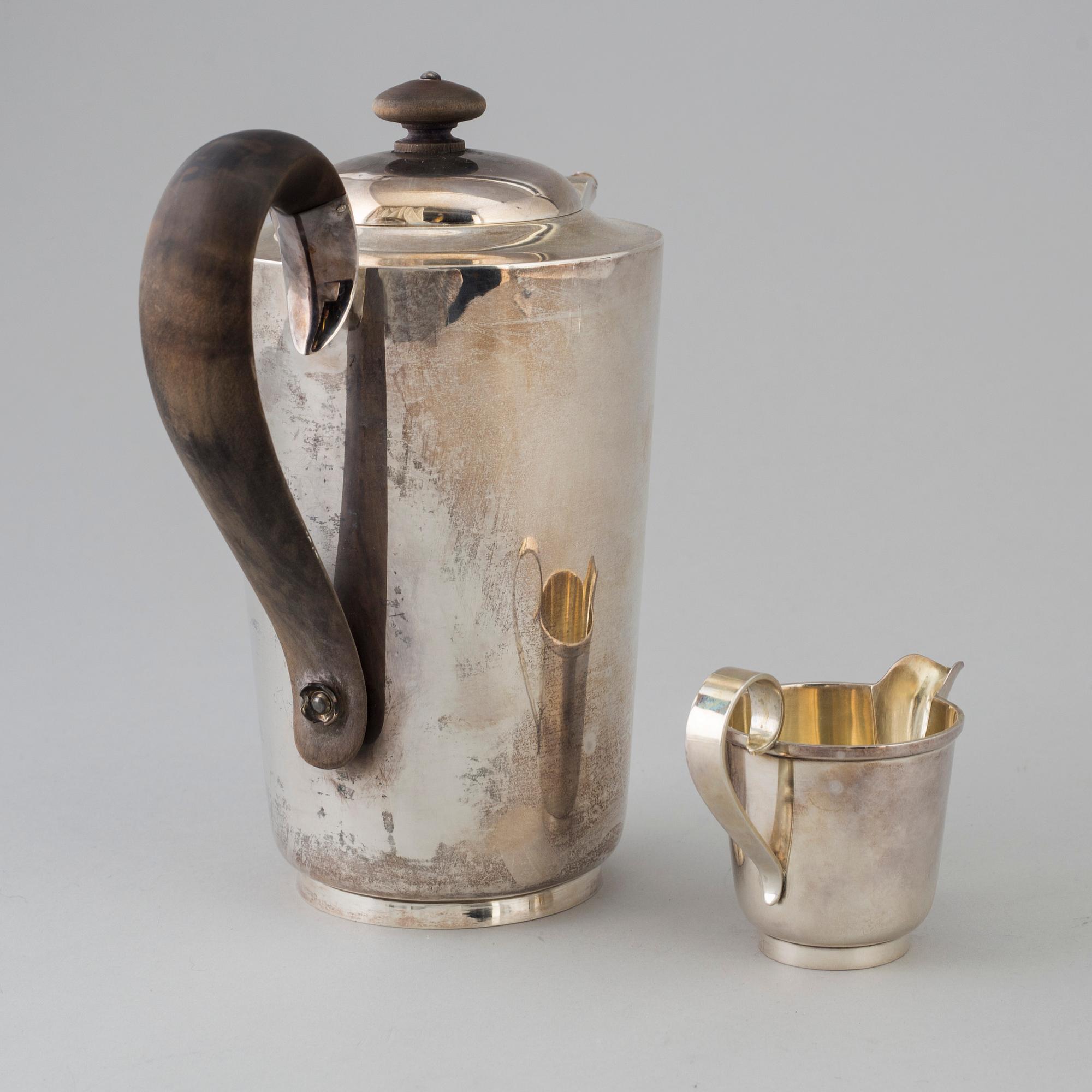 A Bertil Haglund Studio sterling silver coffee pot and creamer, Stockholm 1948.
