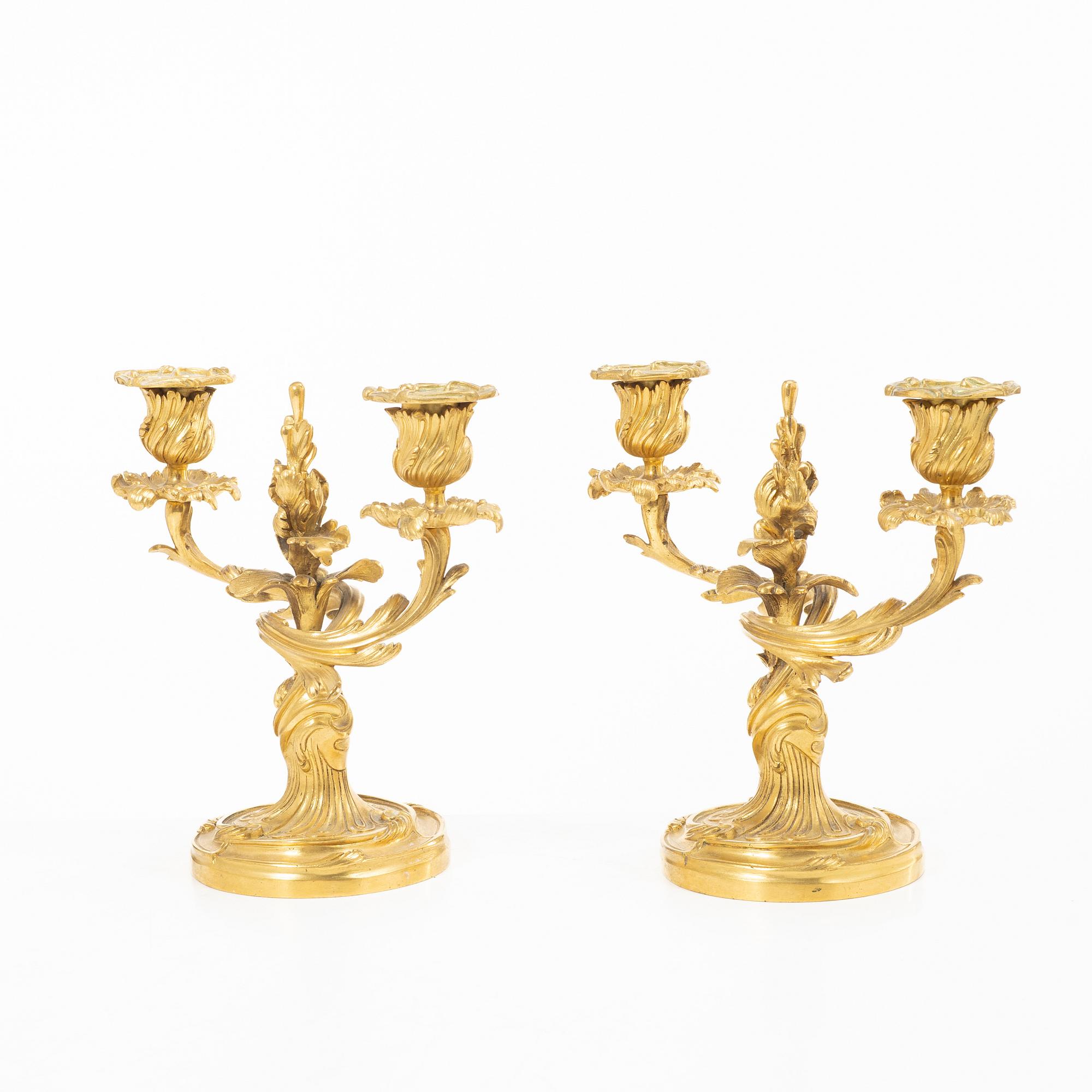 Kandelabrar, ett par, Louis XV-stil, Frankrike, sent 1800-tal.