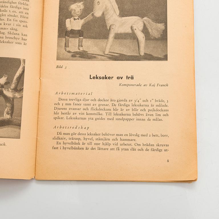 aj Franck, doll "Toto" and a booklet 'Leksaker' (Toys) 1946.