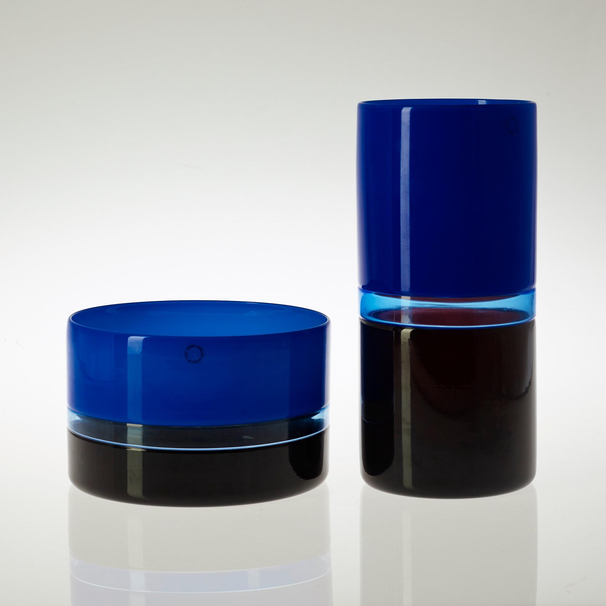 A Timo Sarpaneva cylindrical Venini vase and bowl, 'Tuuli' Venini, Italy 1990.