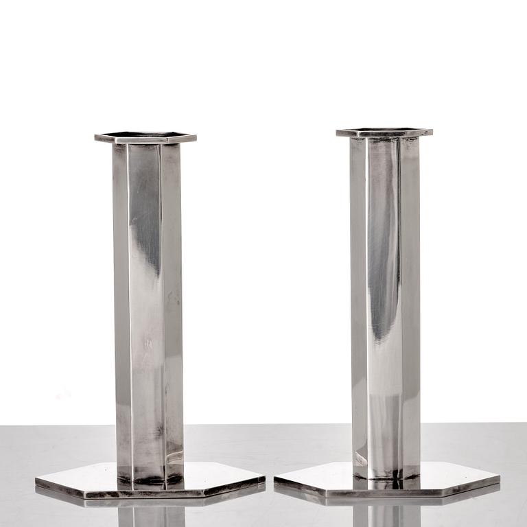 Wiwen Nilsson, a pair of sterling candlesticks, Lund 1971.