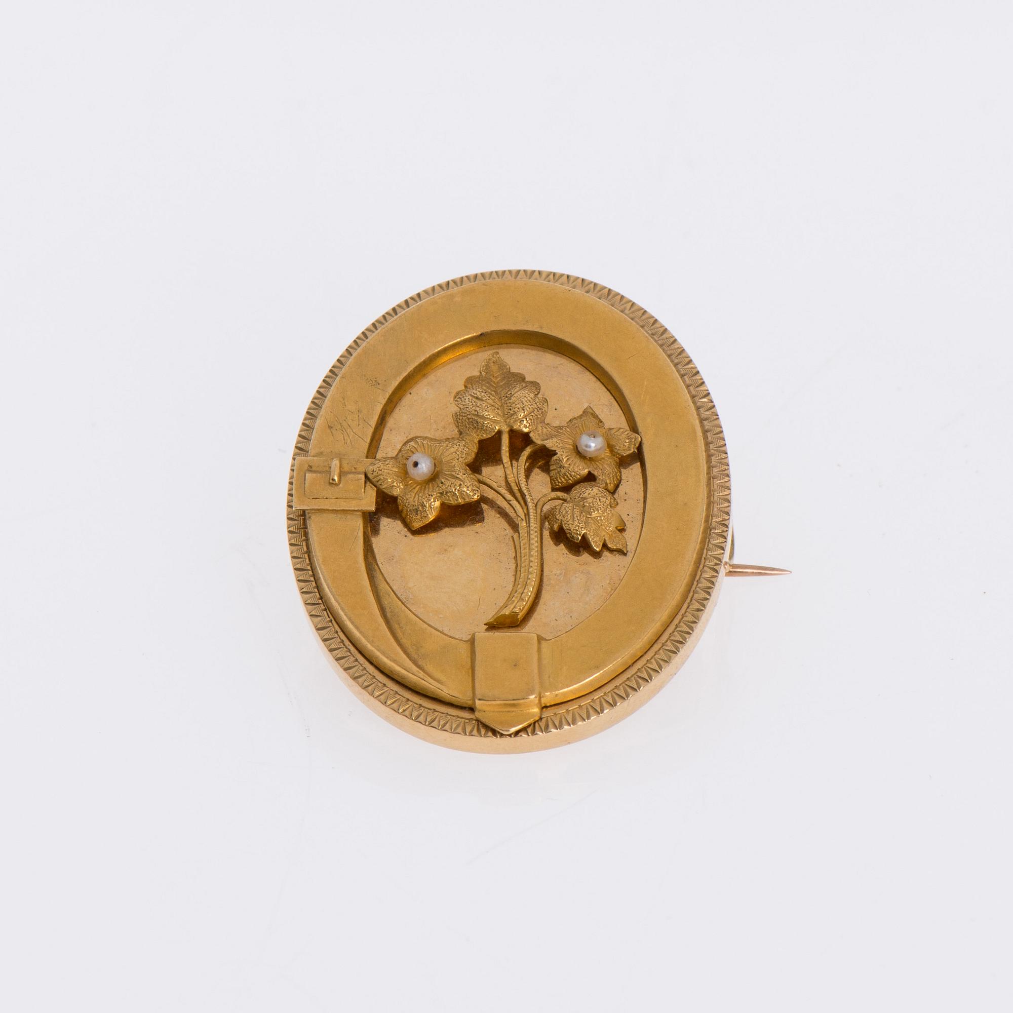 BROSCH, 18K guld, pärlor. Johan Edvard Fagerroos, Helsingfors 1875.