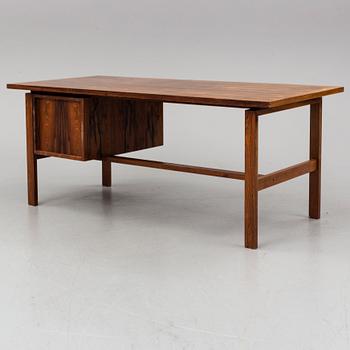 SVEND AAGE MADSEN, a Danish rosewood veneered desk, Sigurd Hansen, 1960's.