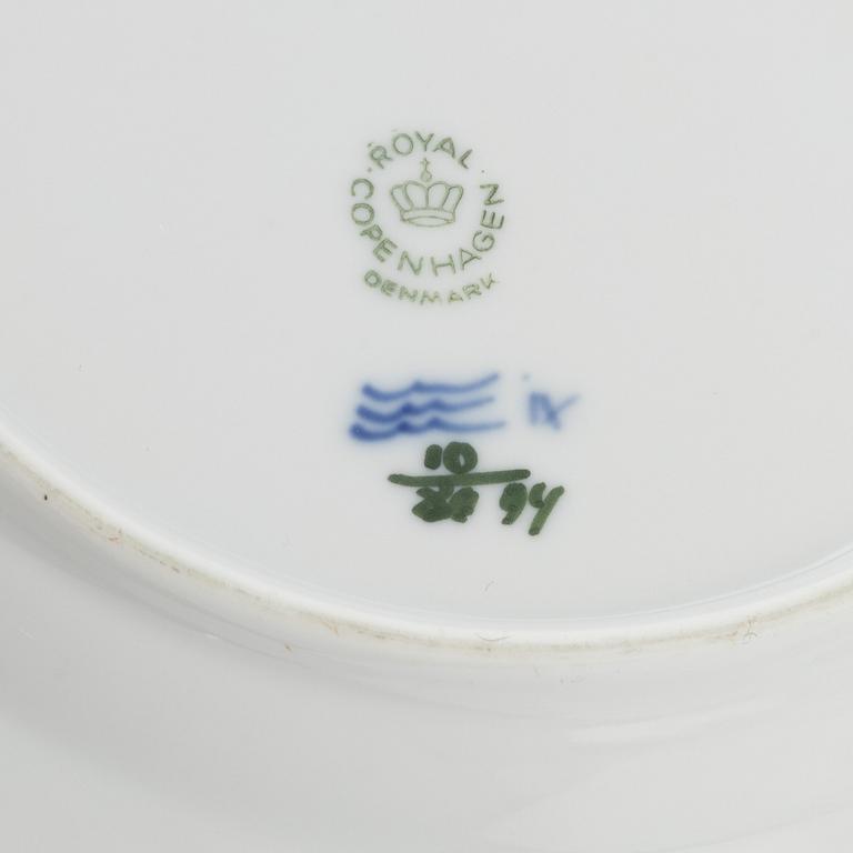 A set of 40 porcelain pieces, 'Blue flower', Royal Copenhagen, Denmark.