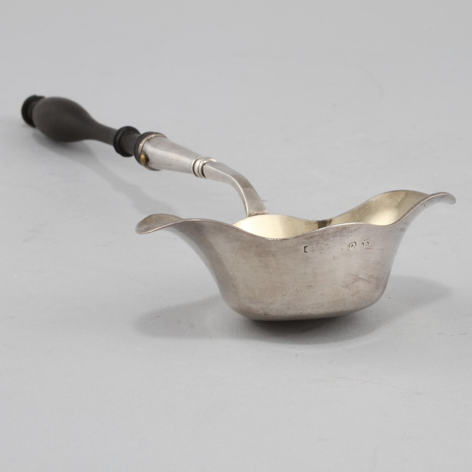 SÅSSLEV, silver, svenskstämplad 1824. Total vikt 34 g.