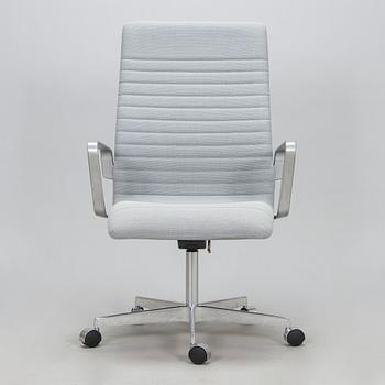 Arne Jacobsen, A 21st century "Oxford Premium" office chair for Fritz Hansen, Denmark.