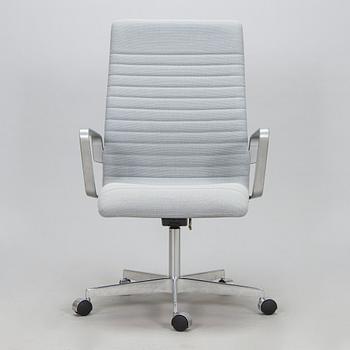 Arne Jacobsen, kontorsstol, "Oxford Premium", Fritz Hansen, Danmark, 2000-tal.