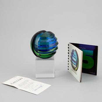 Erika Lagerbielke, skulptur, "Mer eller mindre" glas, Orrefors, signerad och numrerad 4/15.