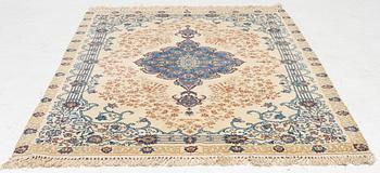 An Isfahan rug, c. 158 x 102 cm.