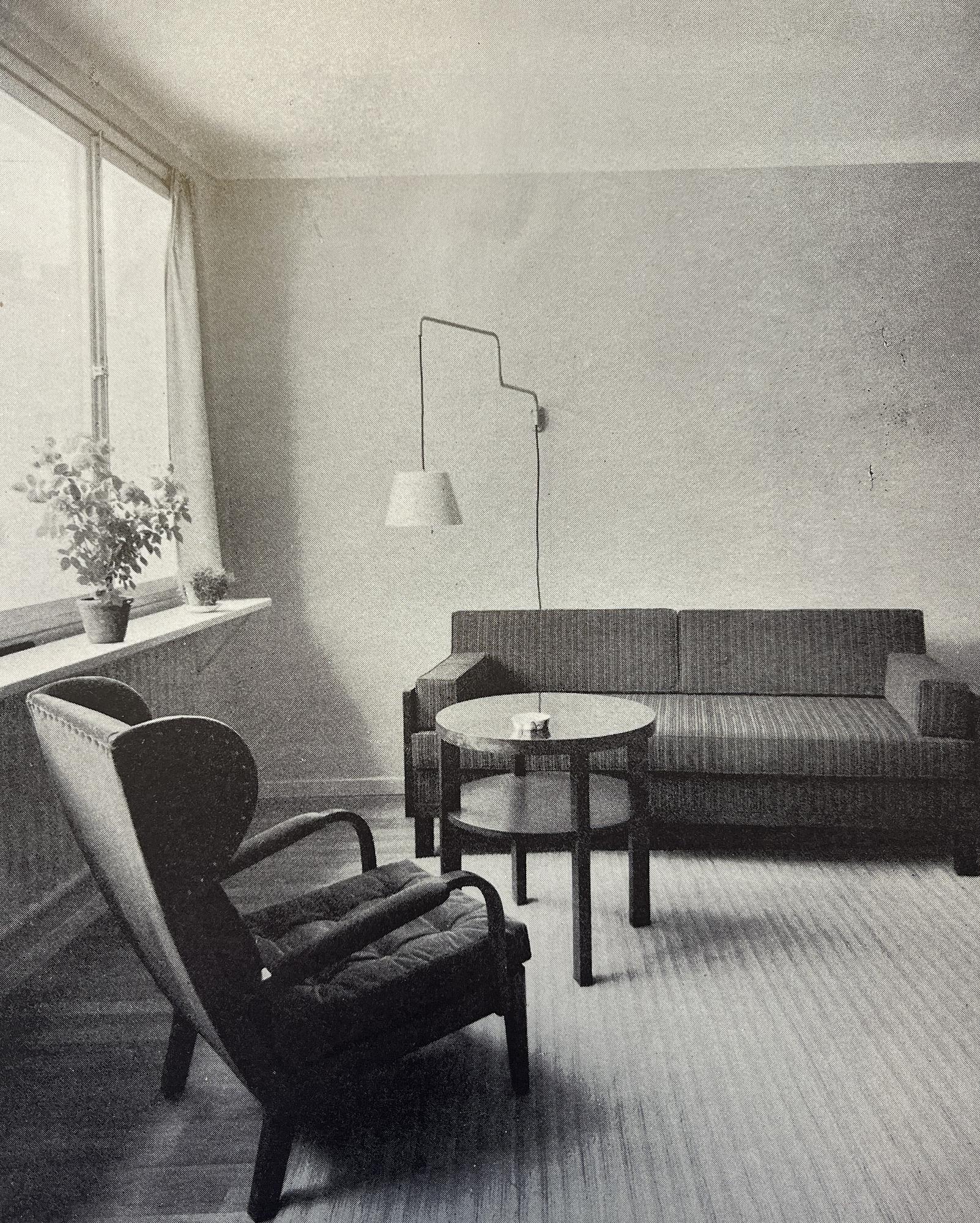 Kooperativa Förbundets Arkitektkontor, a pair of armchairs, executed by Gemla, Diö, 1930s.