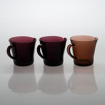 Dricksglas, 11 st och kannor, 3 st för Riihimäen Lasi Oy, 1950-tal.