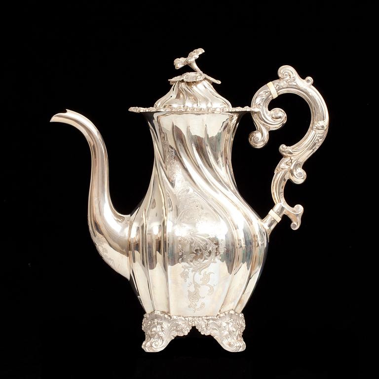 KAFFEKANNA, silver, nyrokoko, G Dahlgren, Stockholm. 1851. Vikt 720 g.