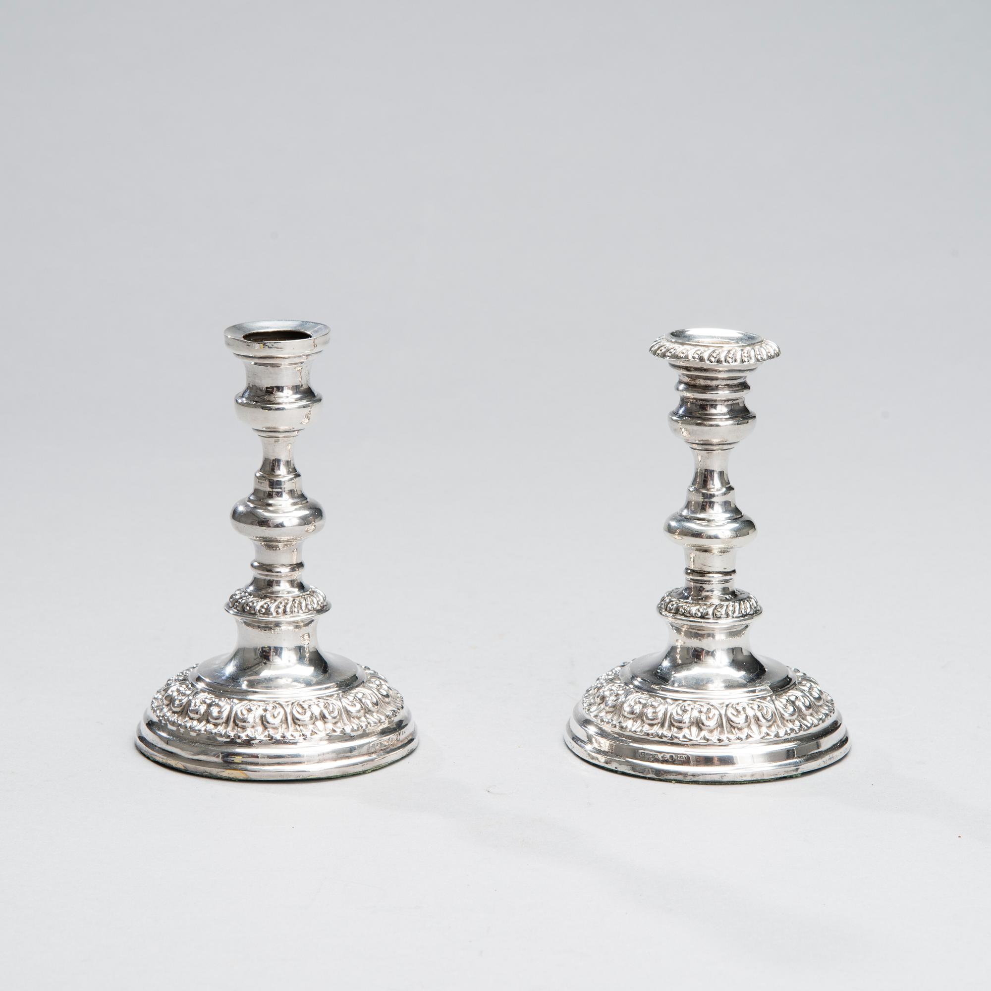 LJUSSTAKAR, ett par, silver, David Hirsch Hermansson & Co, Stockholm 1838.