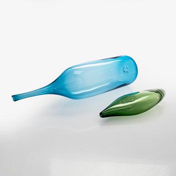 Ristomatti Ratia, flaska och vas, glass, signerade Design Forum Helsinki 1999 RM Ratia.