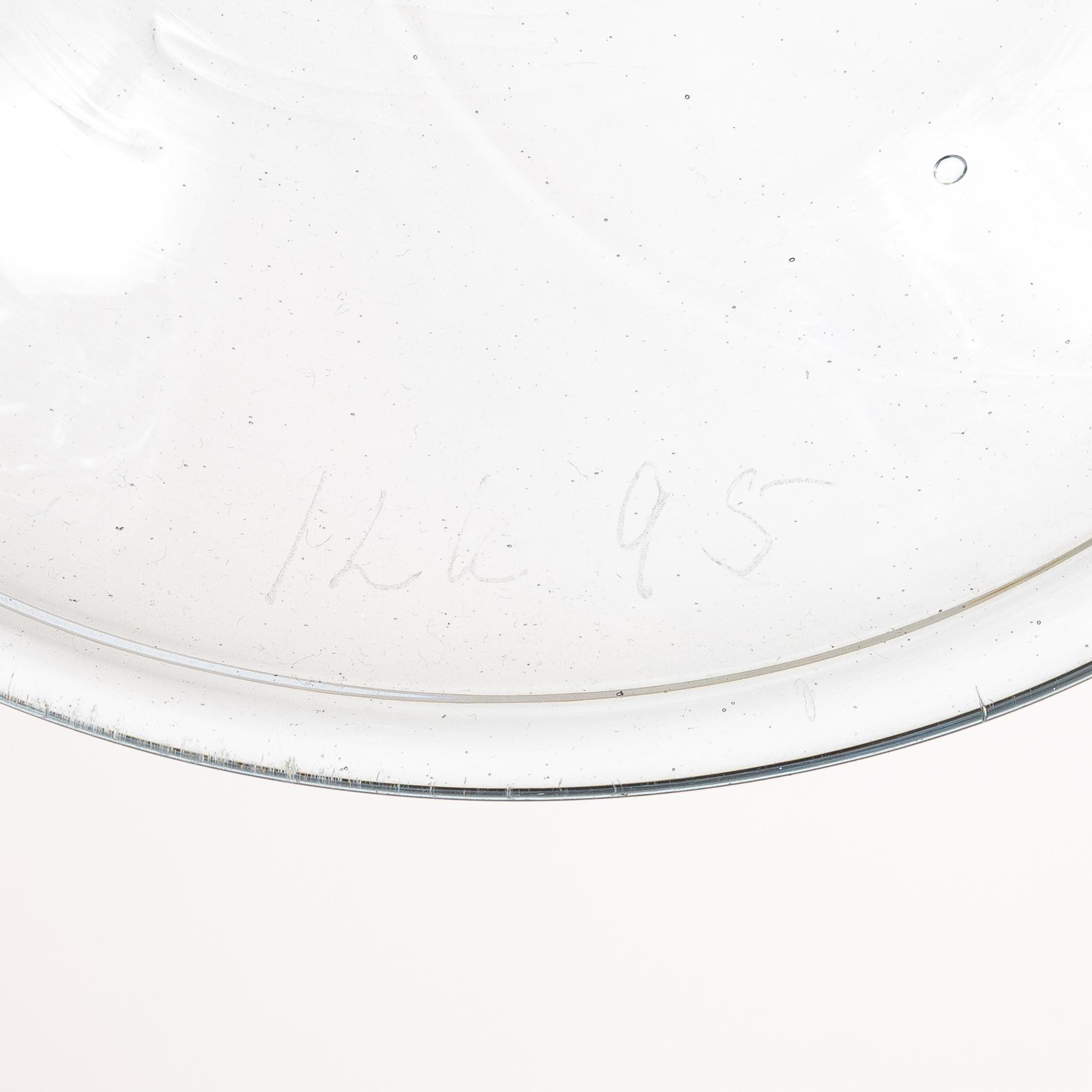 Uppsatsskål, glas. Signerad ILK och daterad, -95.
