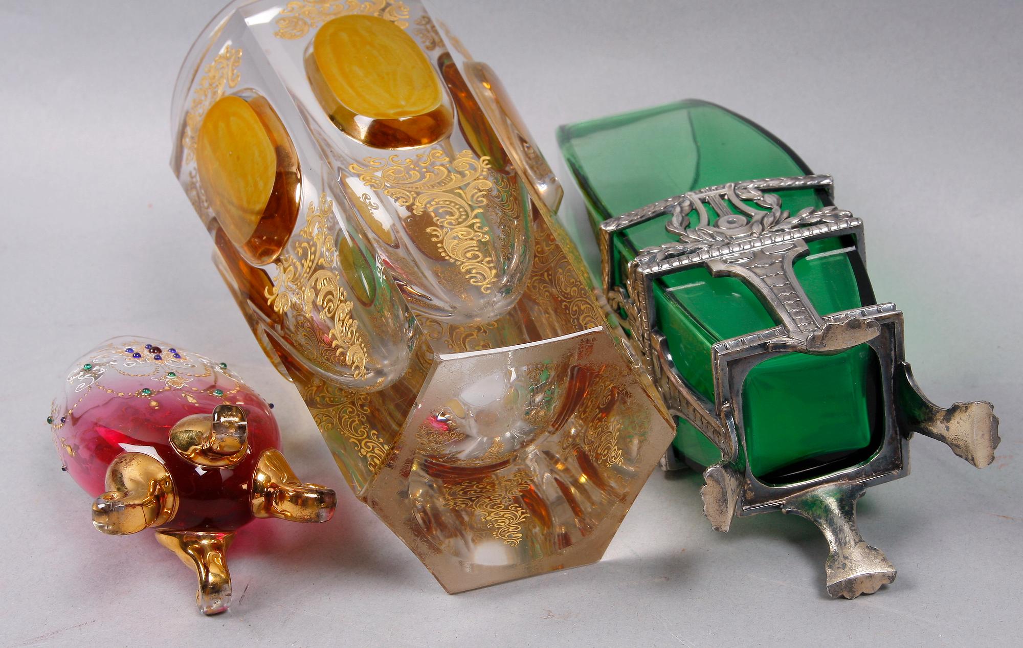 VASER, 3 st, glas och metall. Bl a WMF. 1800/1900-tal.
