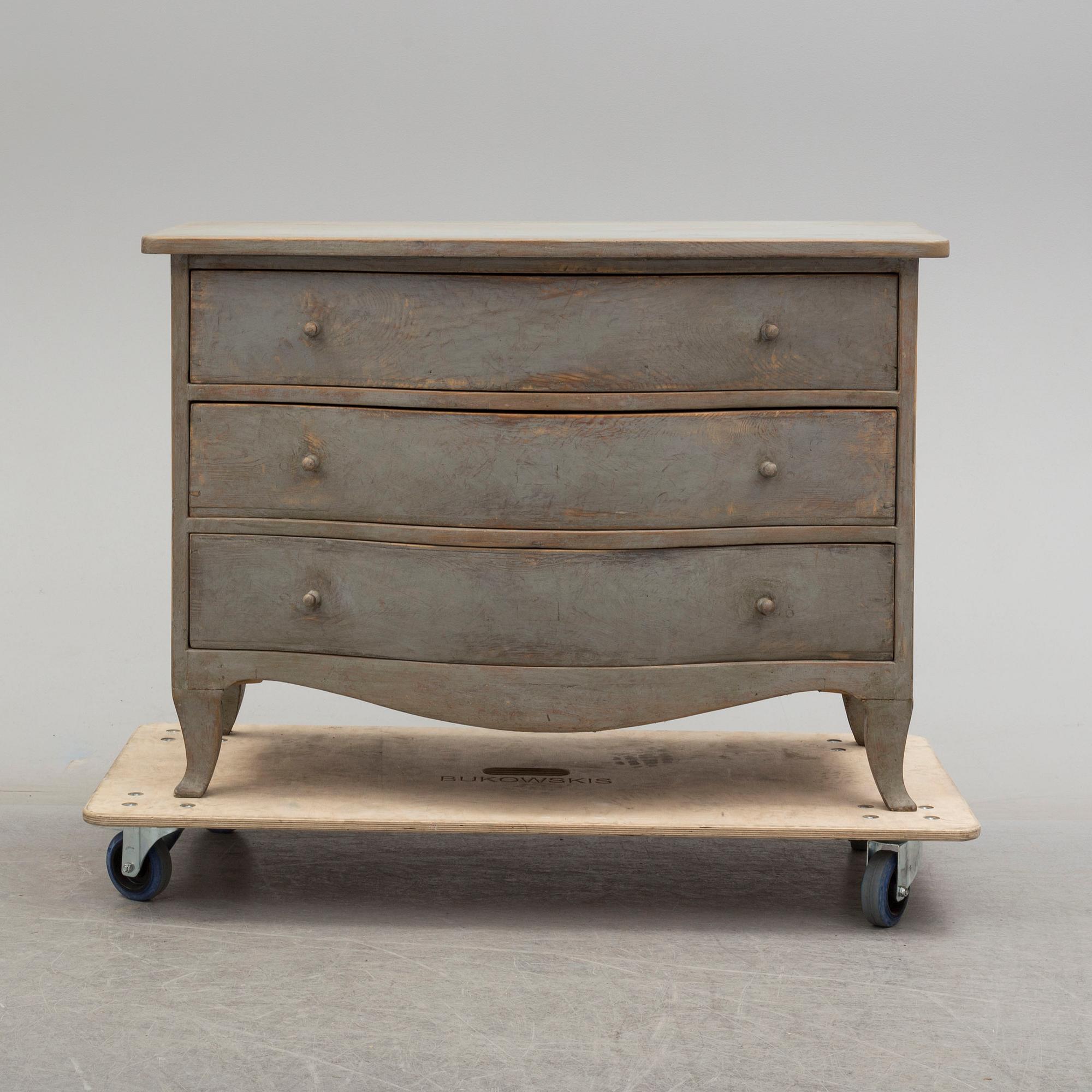 A 18th century rococo chest of drawers.