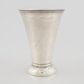 A silver beaker by Erik Ernander, Uppsala, 1809.