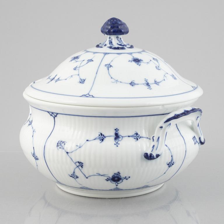 A 'Blue Fluted Plain' porcelain tureen with cover, Royal Copenhagen, model 222, 1893-1900.