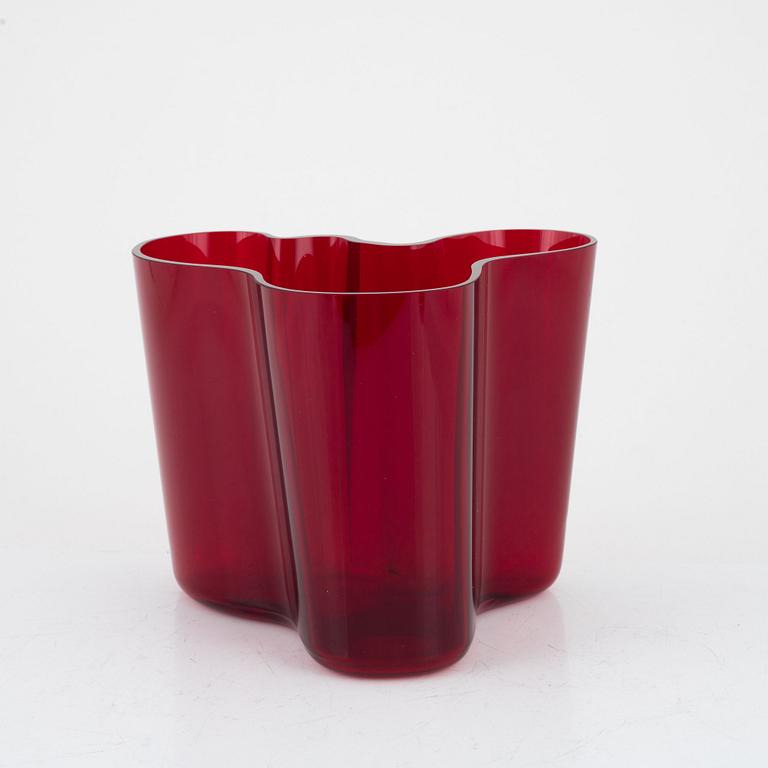 Alvar Aalto, vas, "Savoy", Iittala, Finland, 1990.