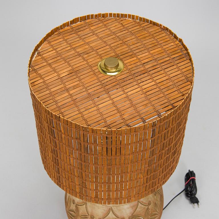 Bordslampa, stengods, tillverkare Kera 1900-talets mitt.