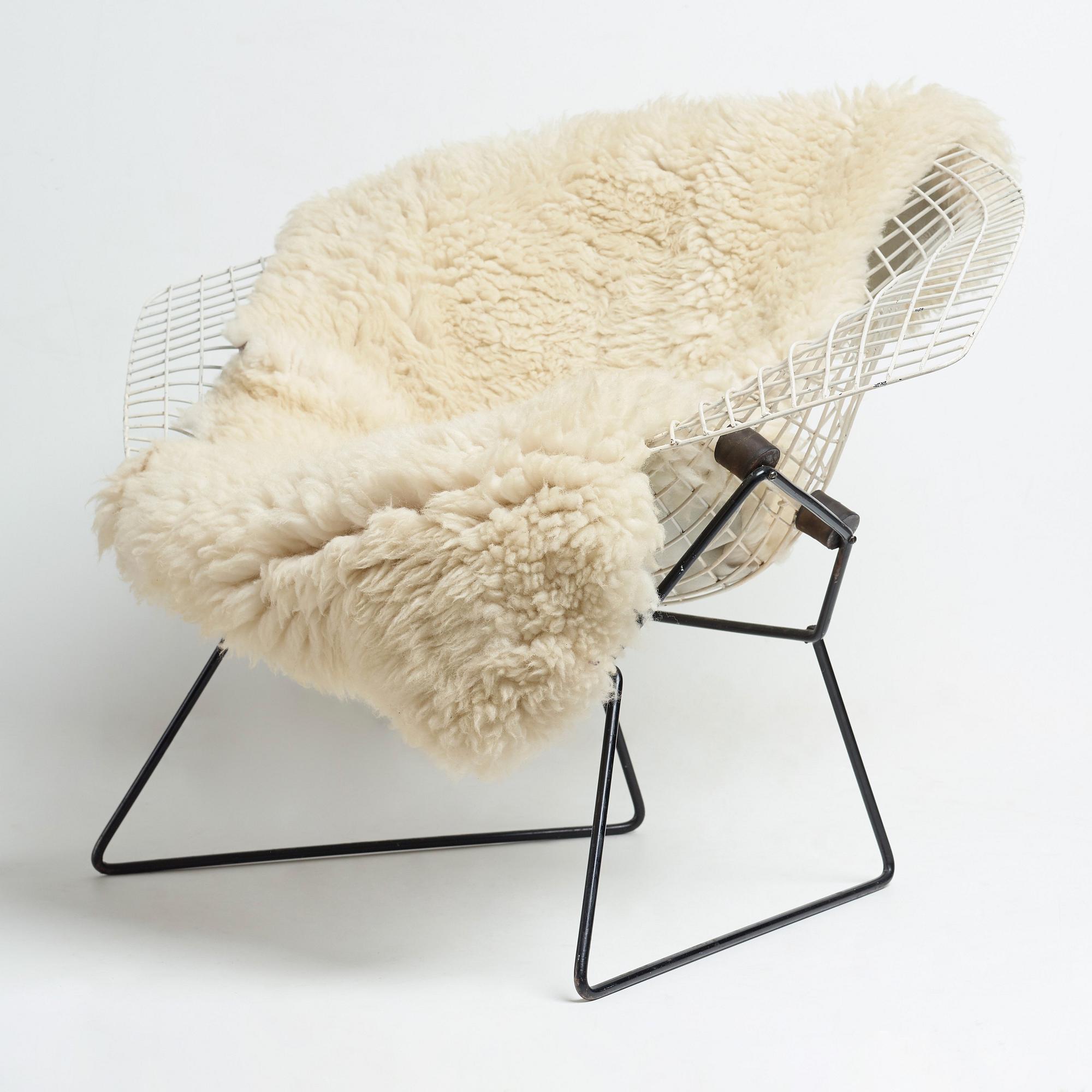 Harry Bertoia, "Diamond Chair Wide", Knoll International, möjligen på licens av Nordiska Kompaniet, 1950-60-tal.