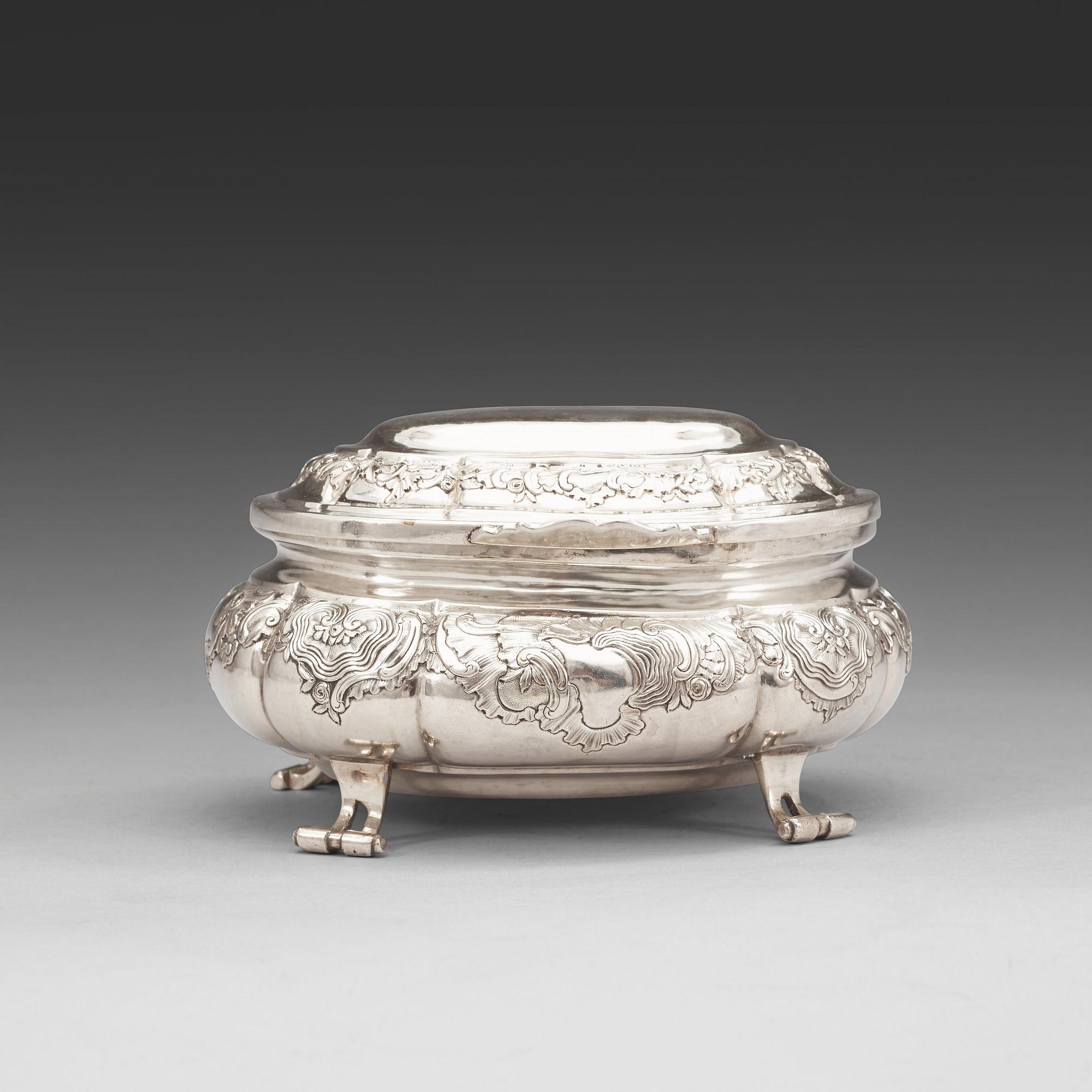A Russian mid 18th century silver sugar-box, marks of Jakow Semenow Maslennikow, Moscow 1757.