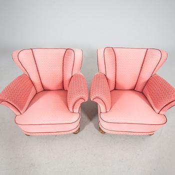 A mid 1900s three pcs sofa group.