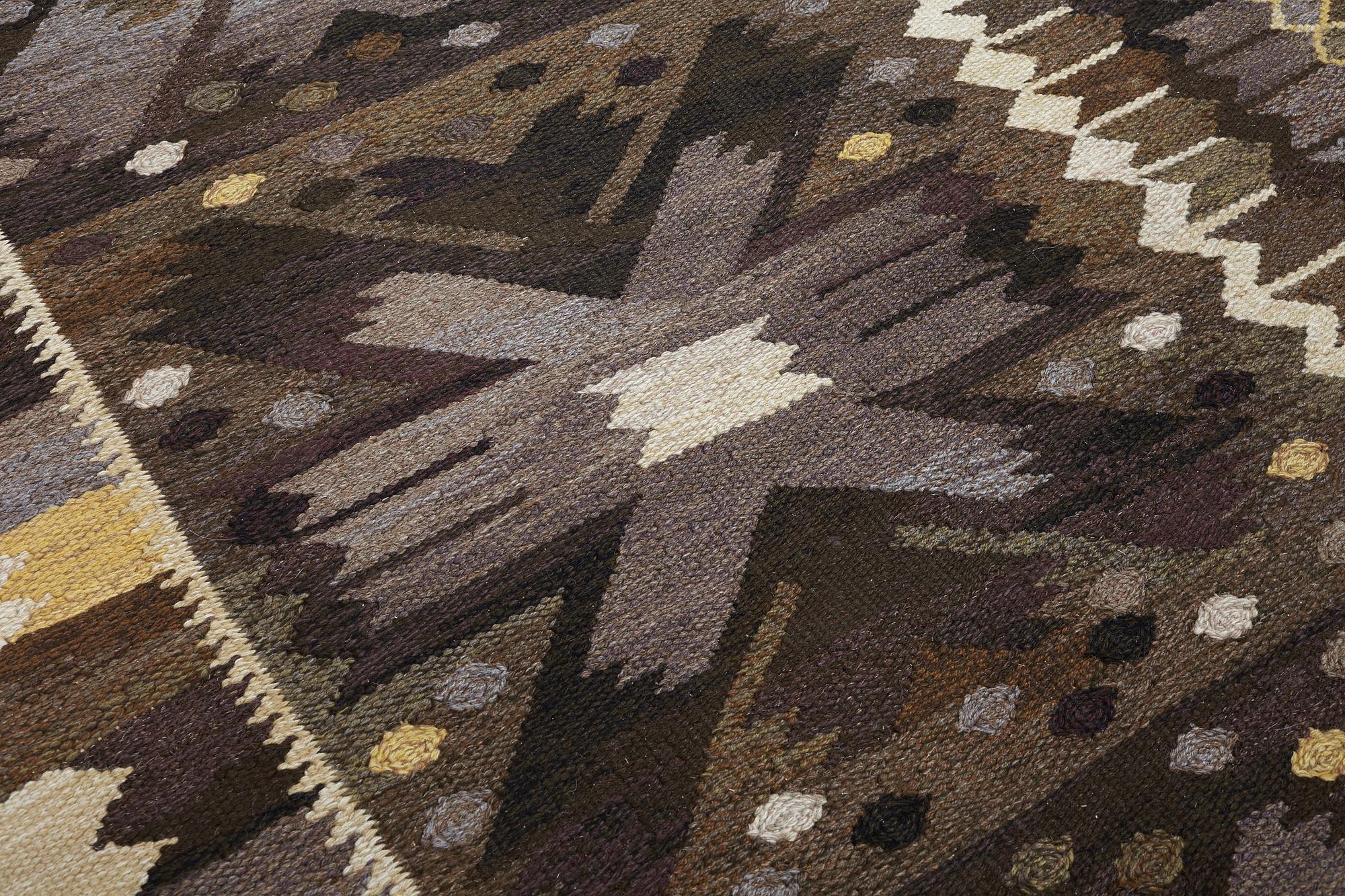Barbro Nilsson, MATTA, "Nejlikan gråsvart", gobelängteknik, ca 276,5 x 215 cm, signerad AB MMF BN.