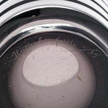 Göran Hongell, A glass vase signed Karhula G.H. -35.