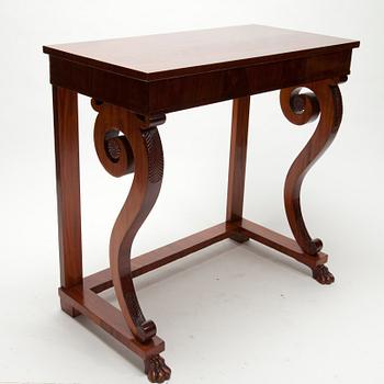 KONSOLBORD, Ryssland 1800-talets första hälft.