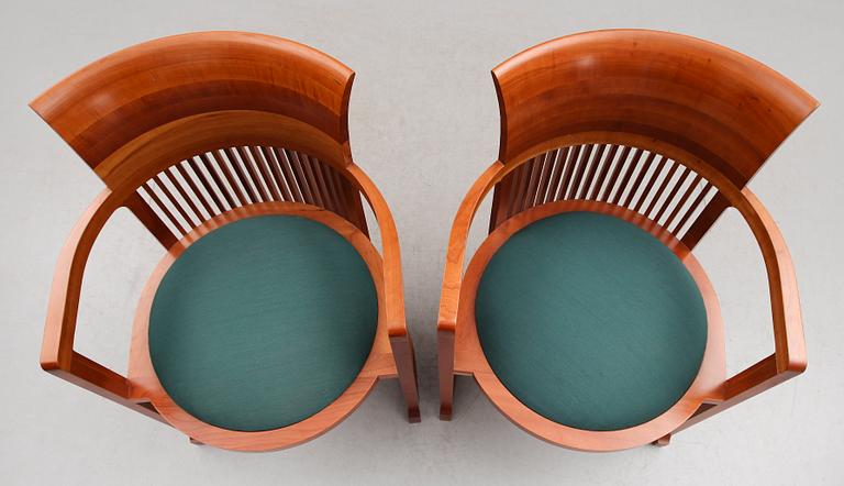 KARMSTOLAR, ett par, "Barell 606", Frank Lloyd Wright, Cassina, Italien, 1986.